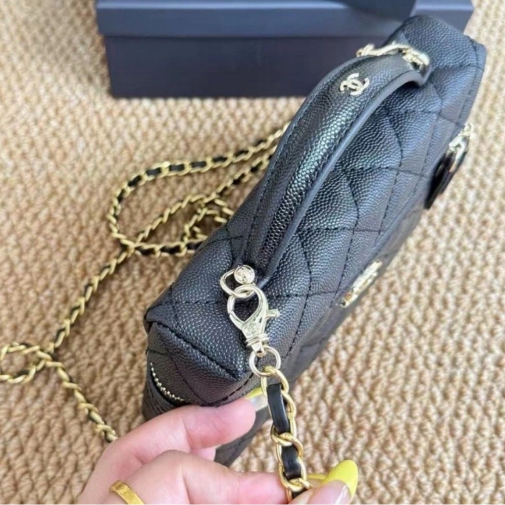 Chanel VIP Bag - Picture 5 of 9